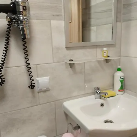 Bialy Slon Delux Hostel Γκντίνια