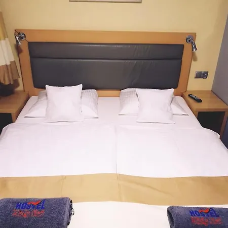 Bialy Slon Delux Hostel Γκντίνια
