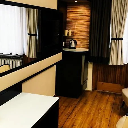 Hostel Bialy Slon Delux Γκντίνια