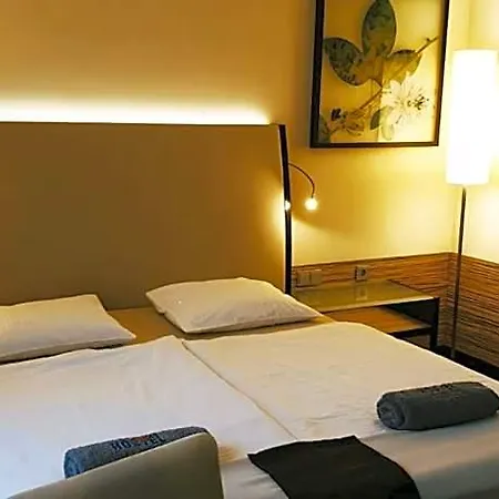 Hostel Bialy Slon Delux *