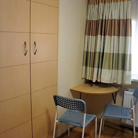 Bialy Slon Delux Hostel *