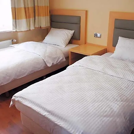 Bialy Slon Delux Hostel Γκντίνια