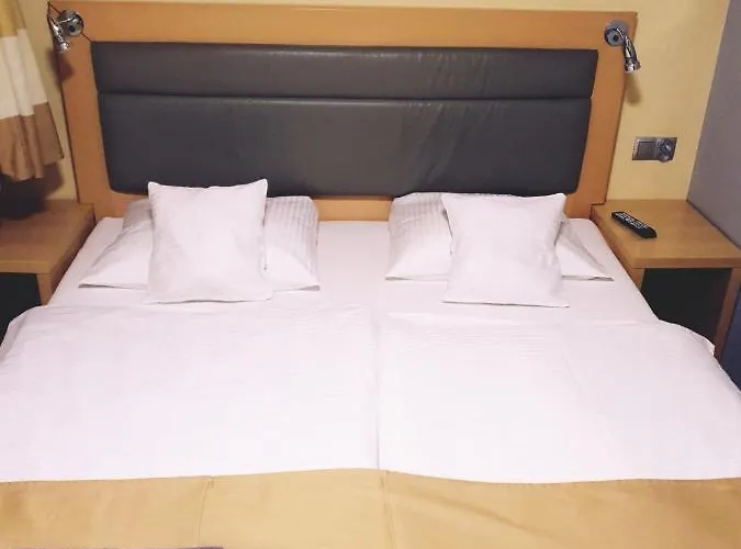 Bialy Slon Delux Hostel Gdynia