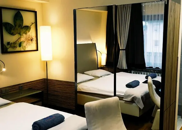 Bialy Slon Delux Hostel *